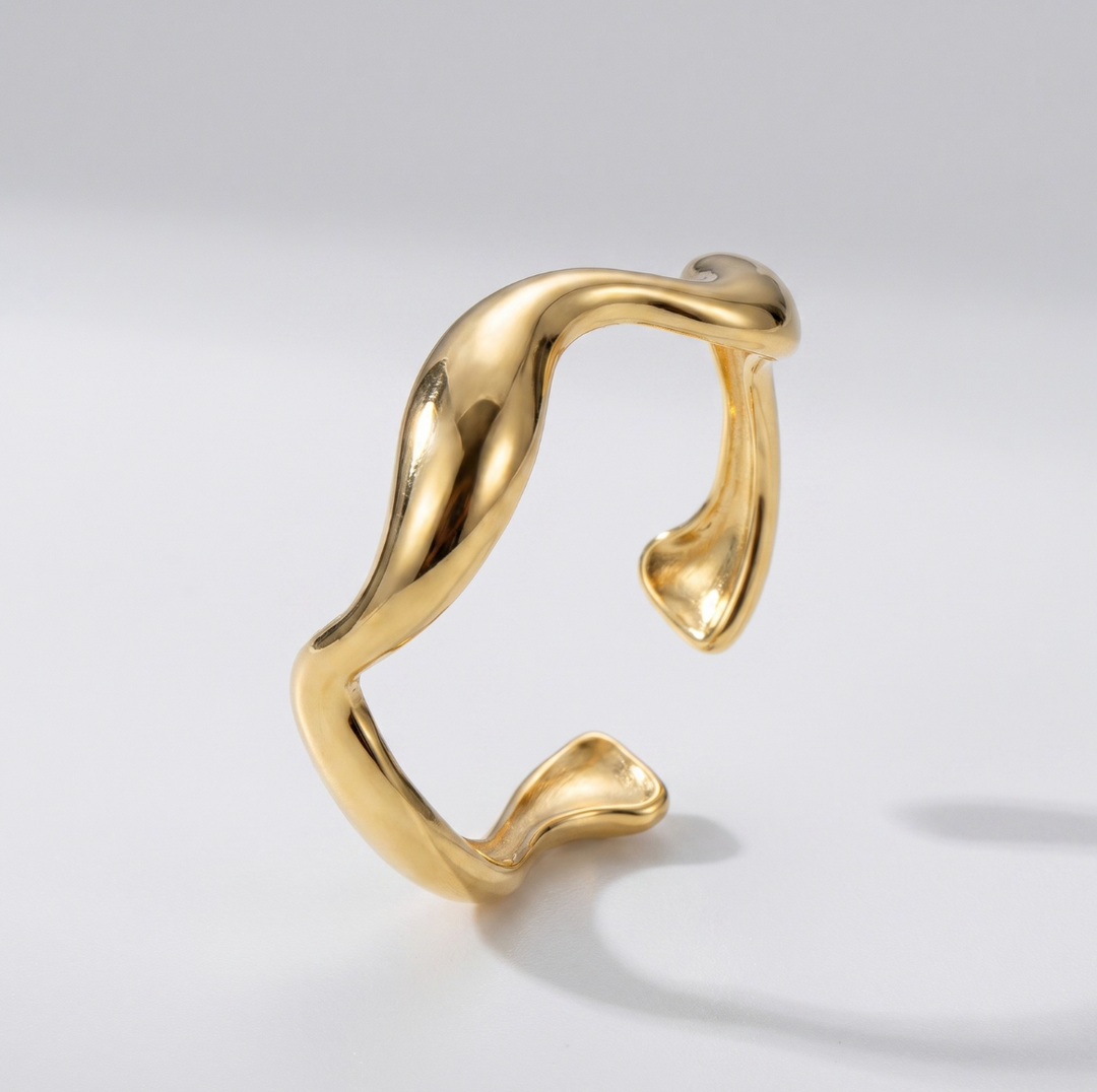 The Lueur Ring