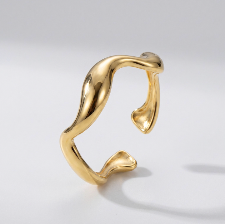 The Lueur Ring